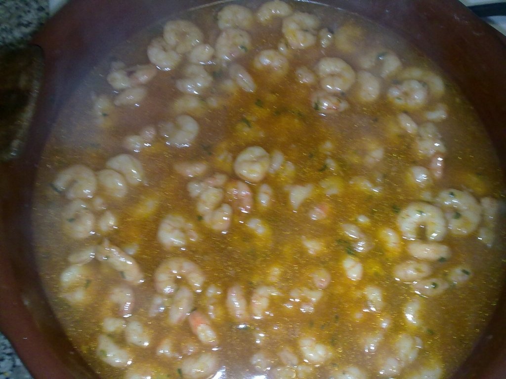 Creveti, in sos picant-gampa al pil pil