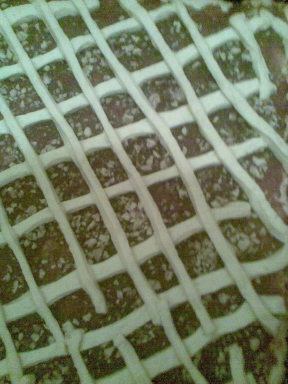 prajitura cu dulceata si nuci cu aluat fraged