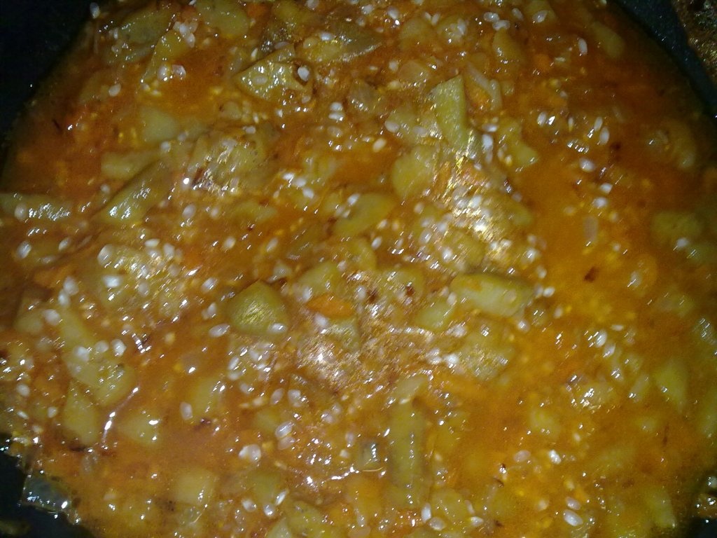 Ardei umplut cu legume, carne si orez