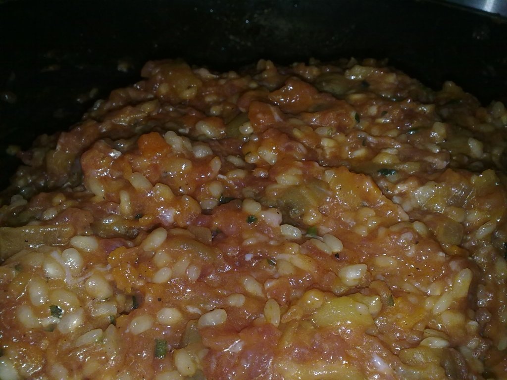 Ardei umplut cu legume, carne si orez