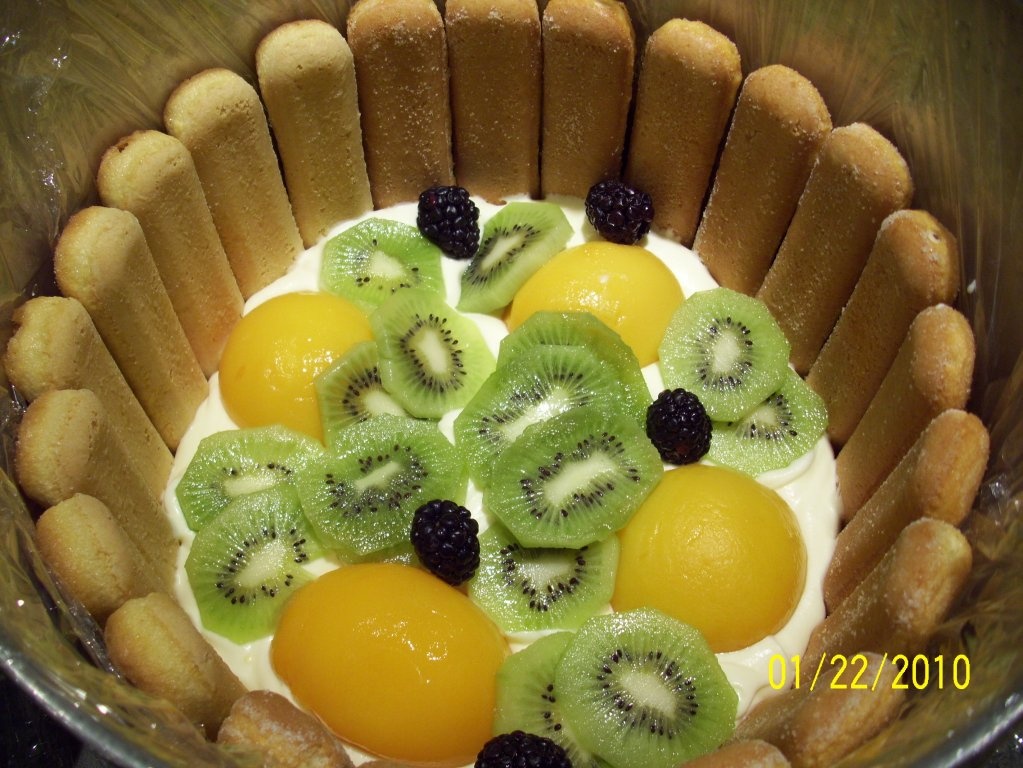 Tort  gen diplomat cu fructe