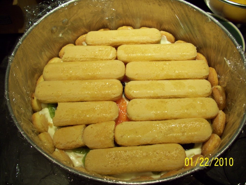 Tort  gen diplomat cu fructe