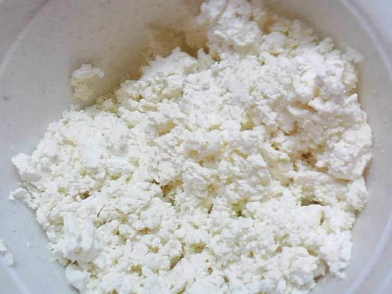 Stelute cu pasta de branza