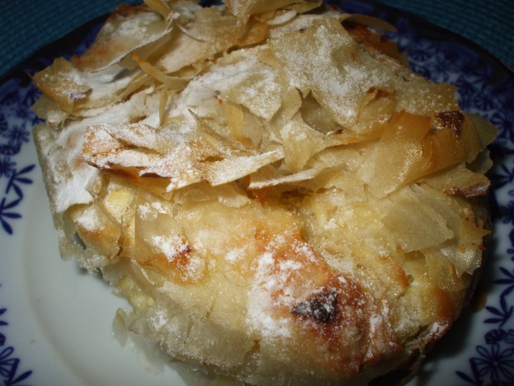 Placinta cu branza feta