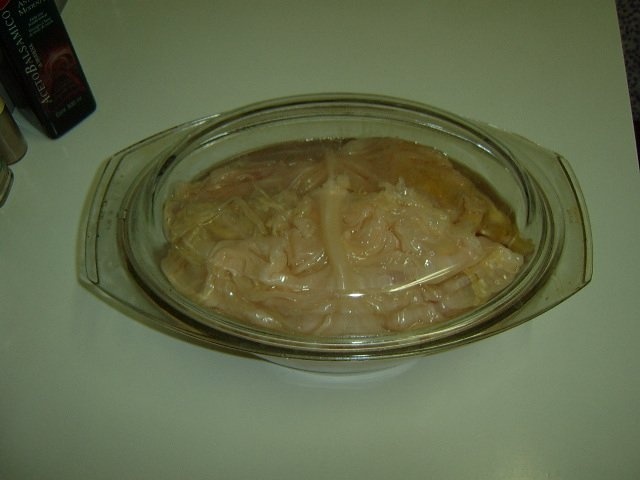 Piept de curcan invelit in foi de varza acra