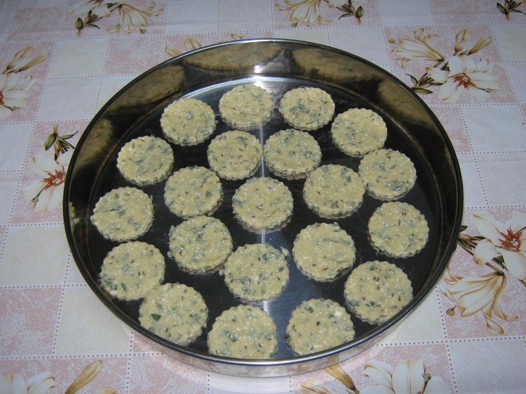 Pogacele cu telemea de oaie si oregano verde