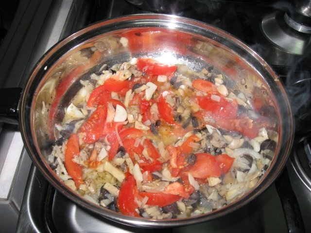 Salata de surimi cu sos rosu