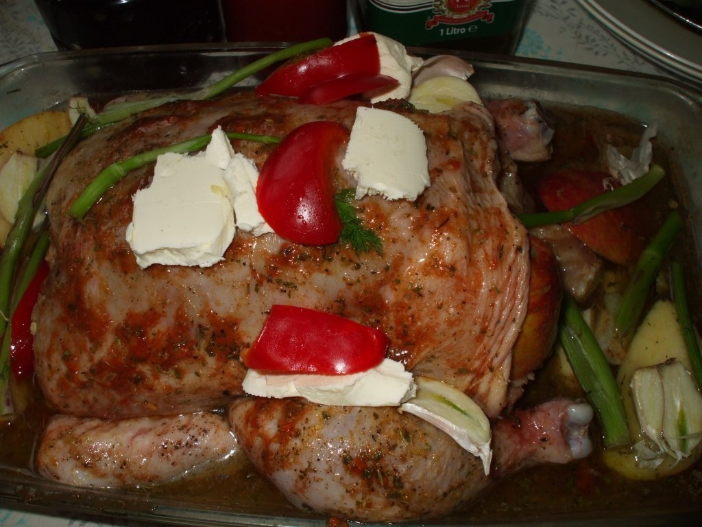 Pui la cuptor cu mar si telina