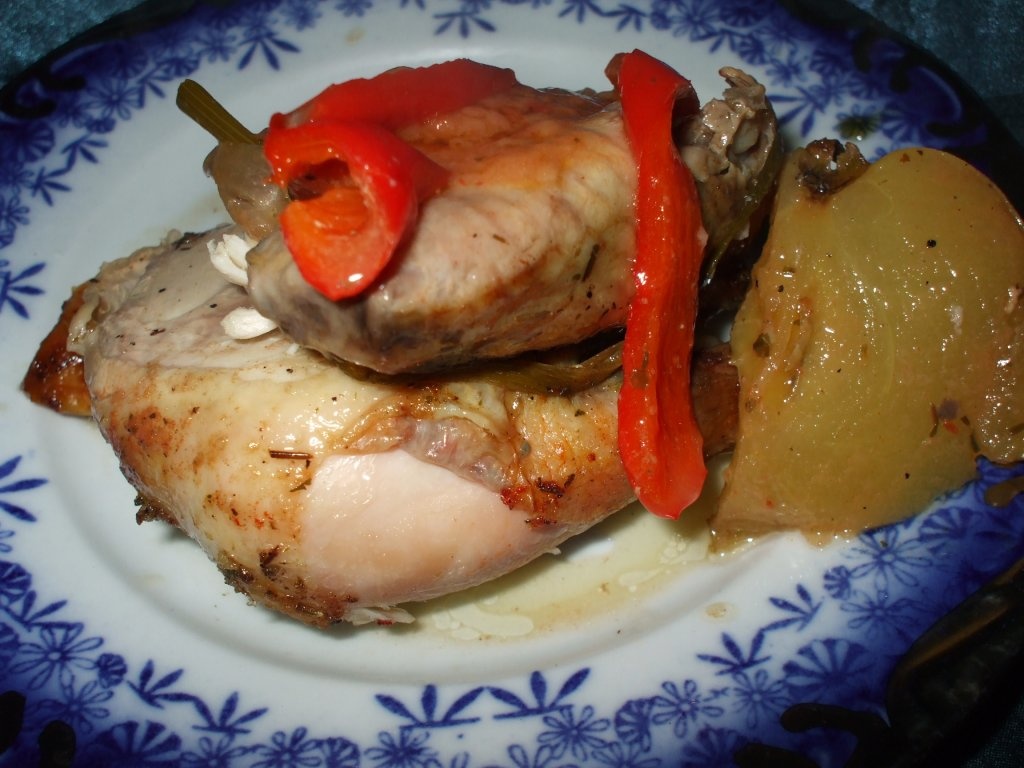 Pui la cuptor cu mar si telina