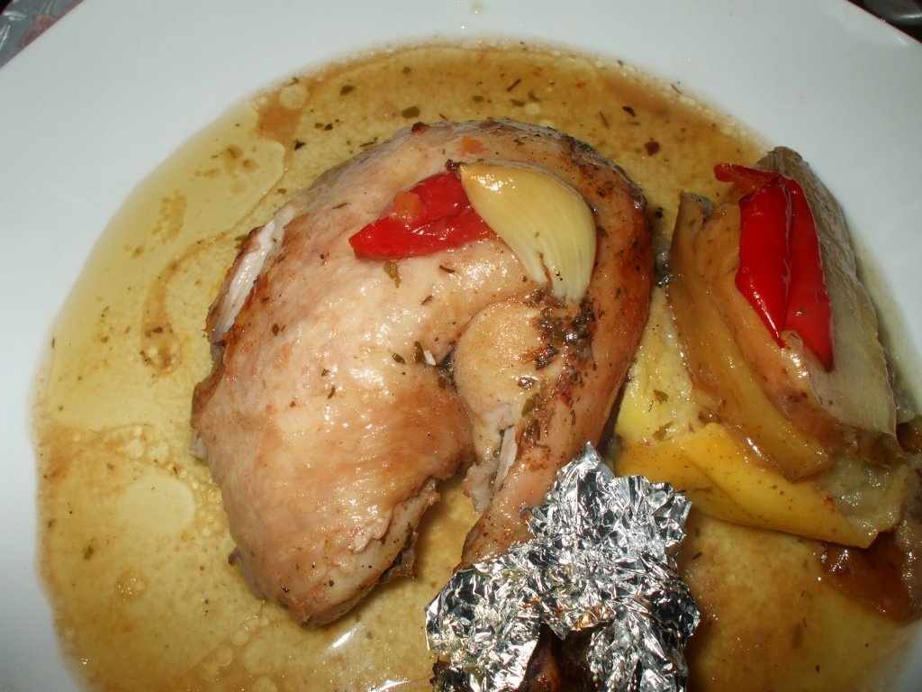 Pui la cuptor cu mar si telina