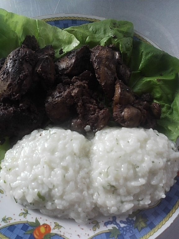 Ficatei de pui cu garnitura de orez
