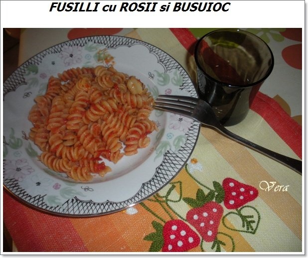 Fusilli cu rosii si busuioc