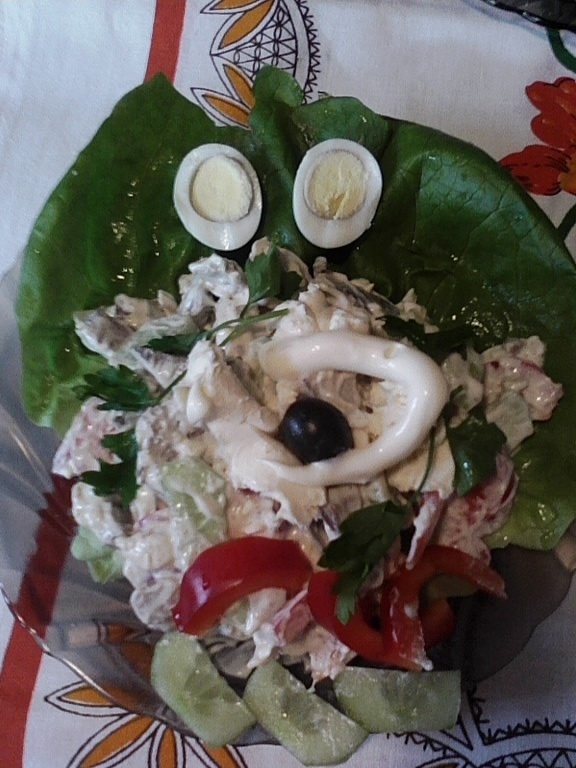 Salata  cu ficat de porc cu oua de prepelita