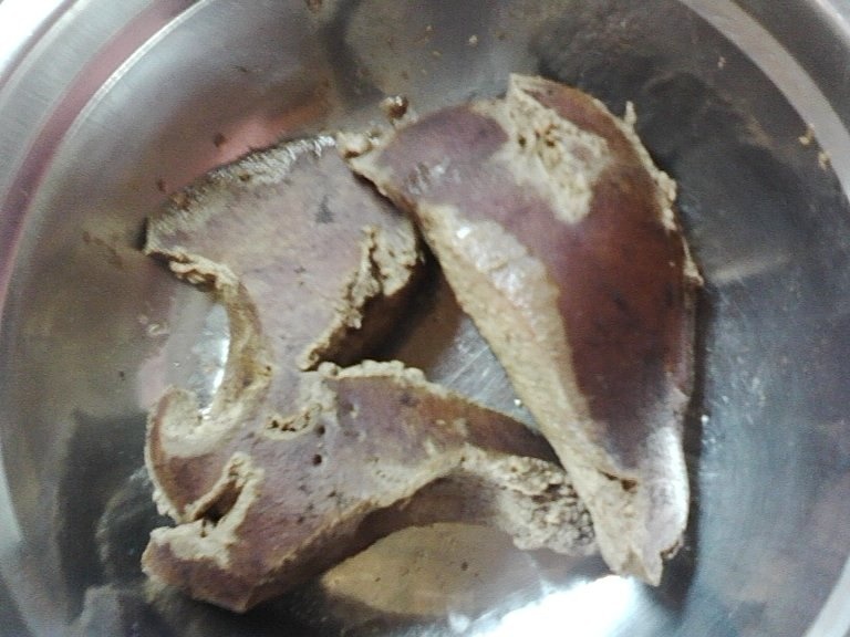 Salata  cu ficat de porc cu oua de prepelita