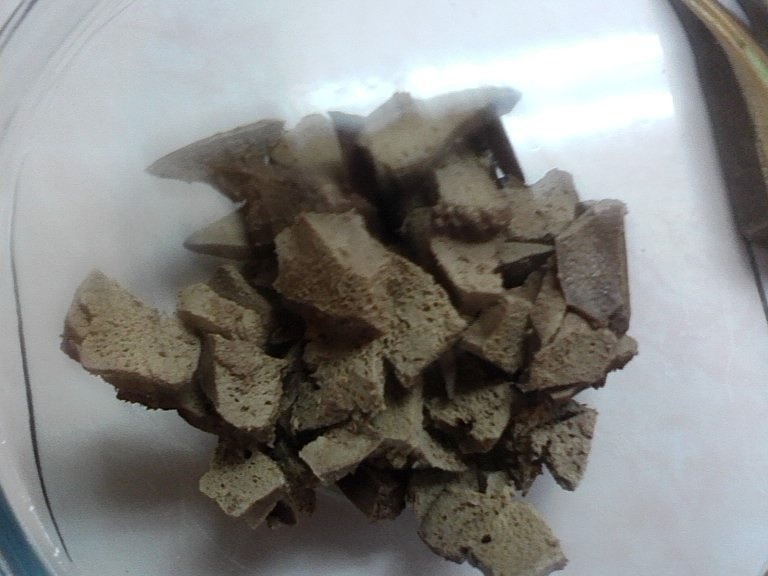 Salata  cu ficat de porc cu oua de prepelita