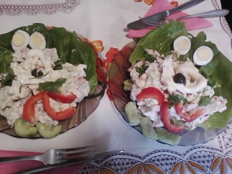 Salata  cu ficat de porc cu oua de prepelita