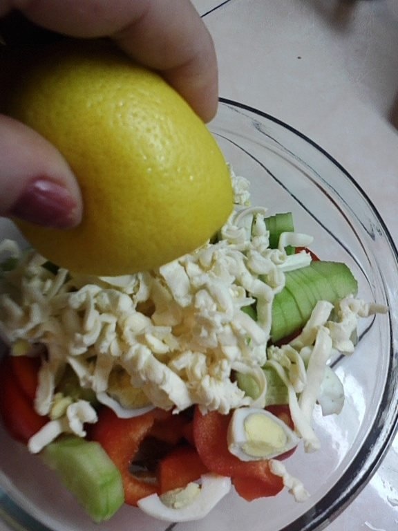 Salata  cu ficat de porc cu oua de prepelita