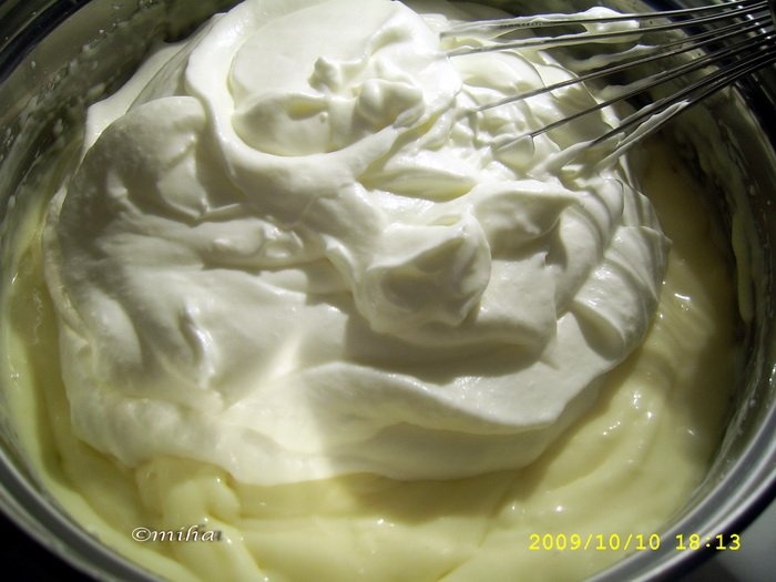 Tort cu crema mascarpone