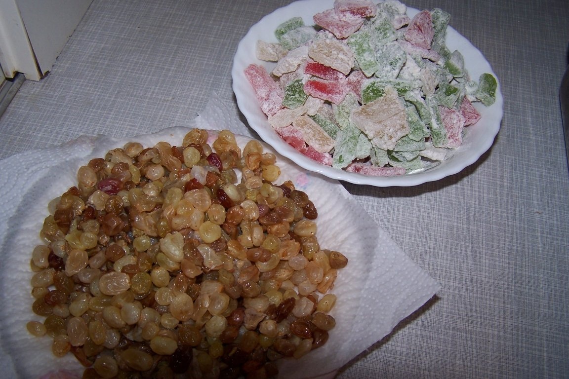 Cozonac cu stafide si rahat