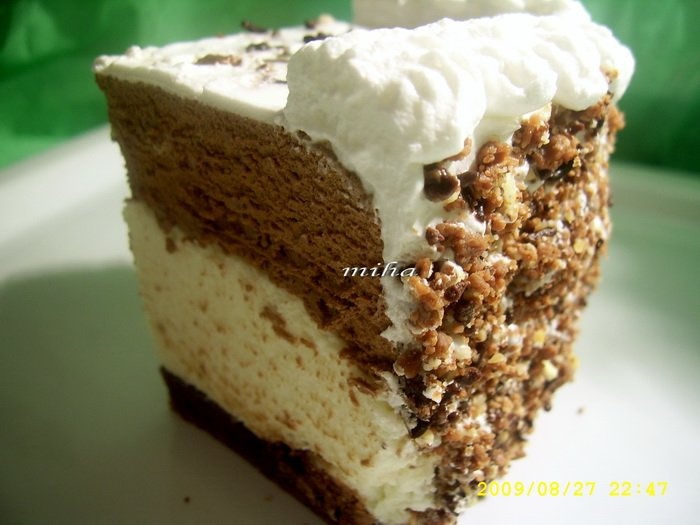 Tort cu mouse de ciocolata si menta