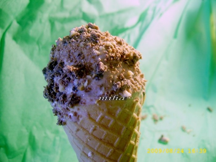 Inghetata cu frisca si straciatella