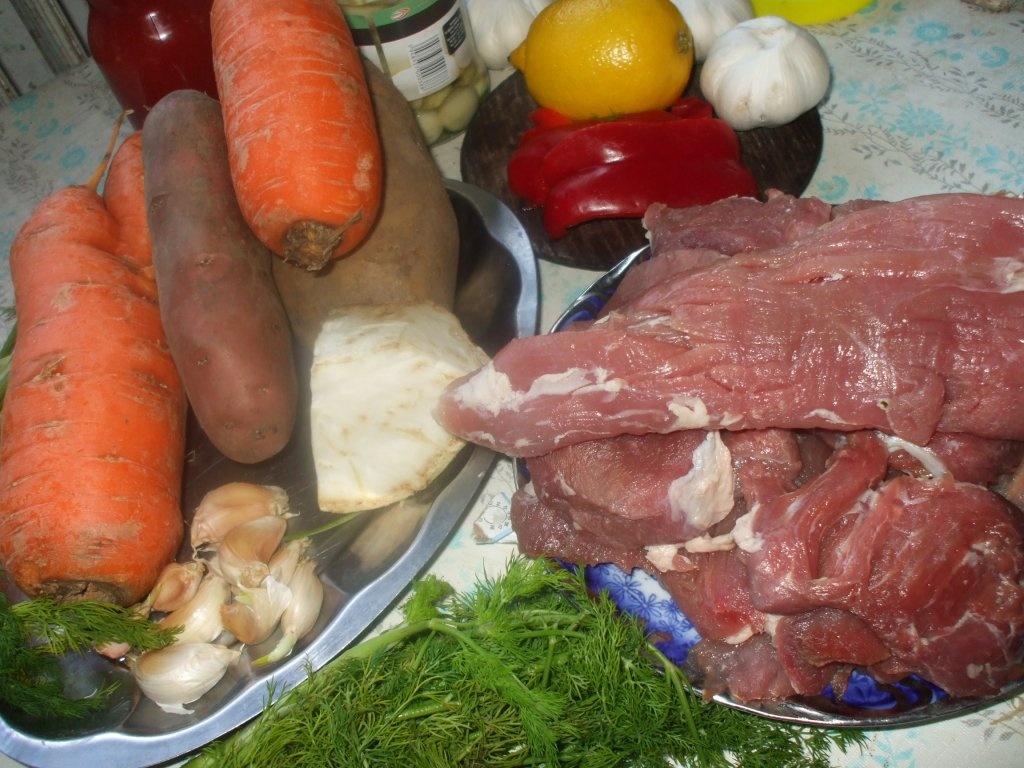 Muschi la tava cu legume