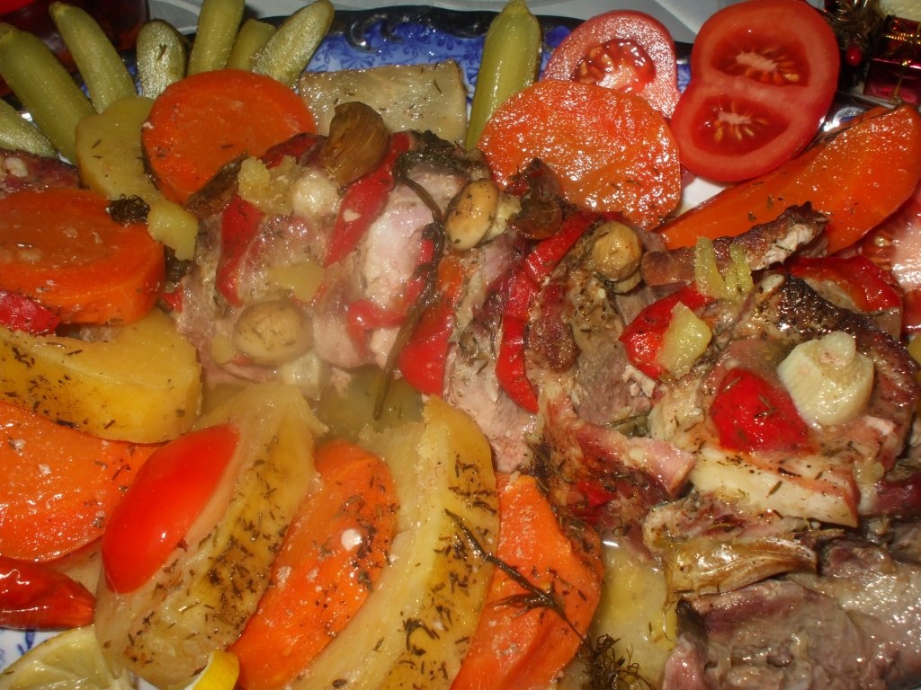 Muschi la tava cu legume