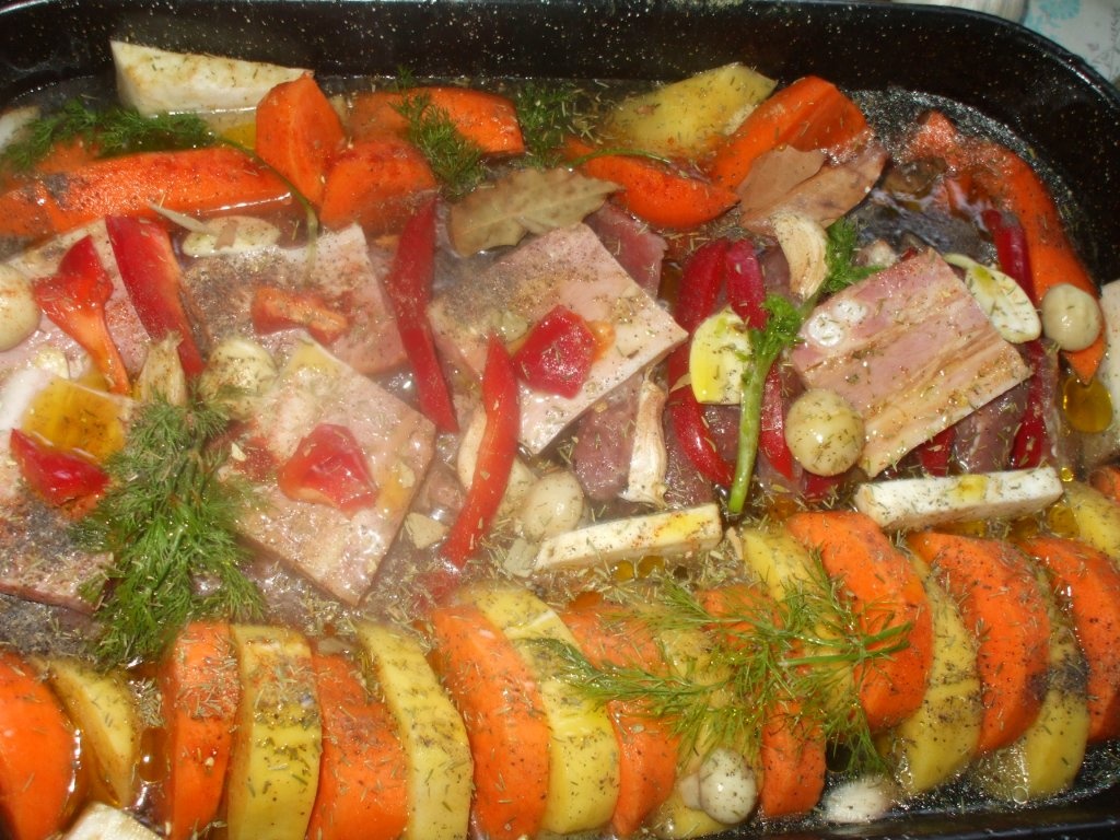 Muschi la tava cu legume