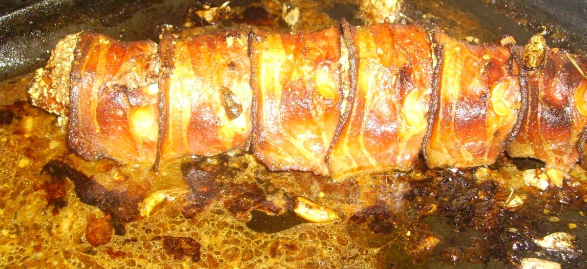 Rulada de Porc in crusta de nuci, alune si migdale,