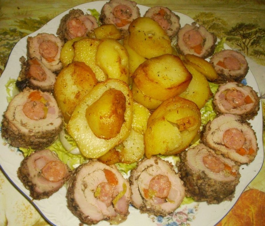 Rulada de Porc in crusta de nuci, alune si migdale,