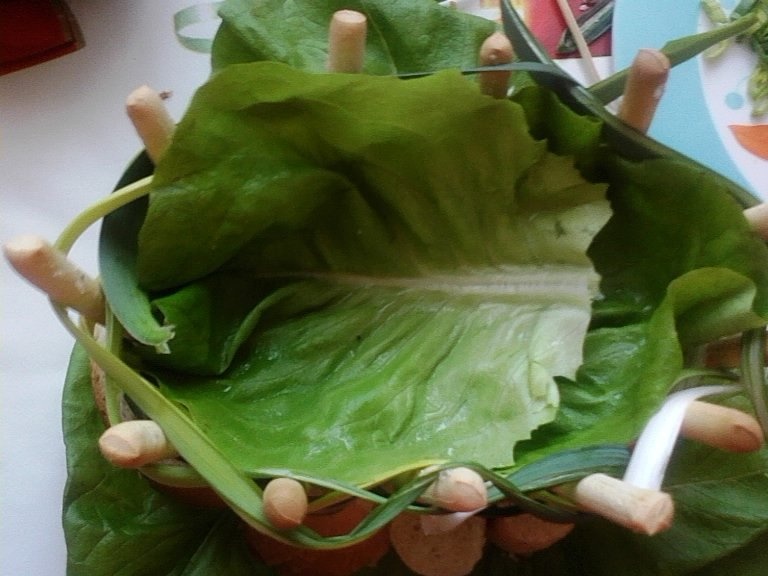 Salata de ou si branza topita