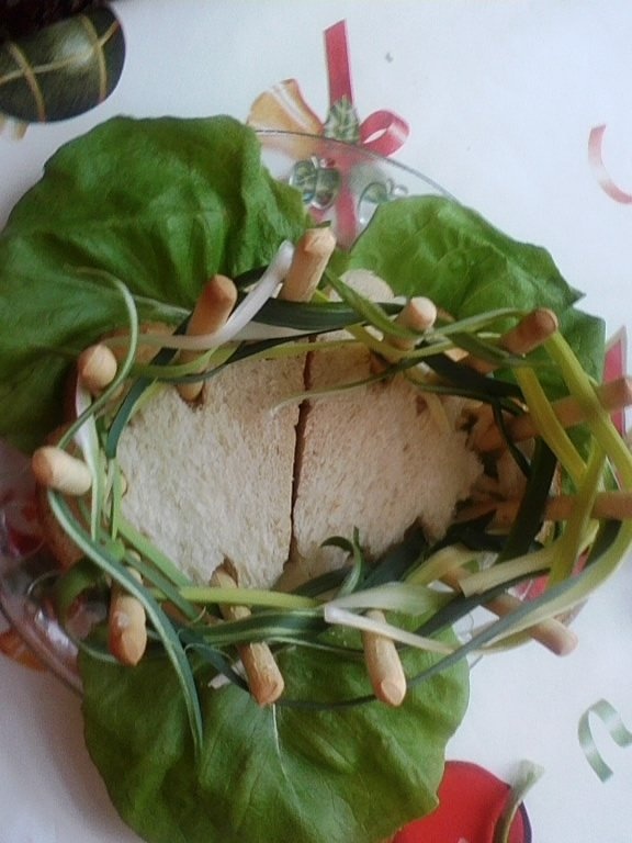 Salata de ou si branza topita