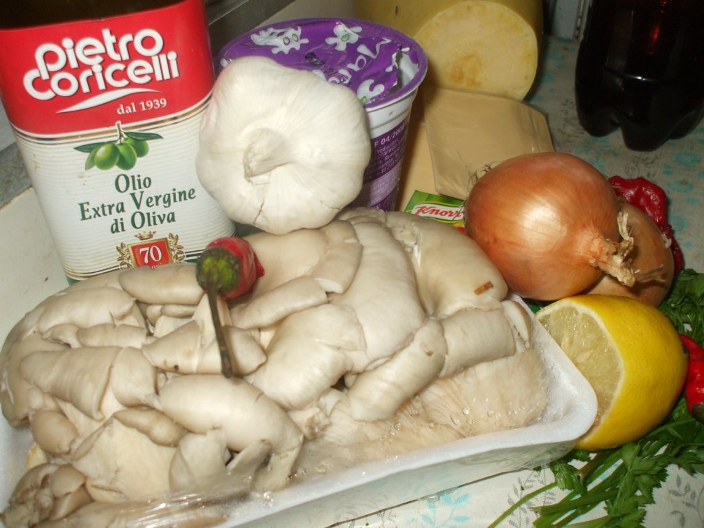 Ciuperci pleurotus cu smantana