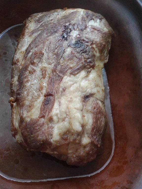 Friptura din ceafa de porc  in vasul roman