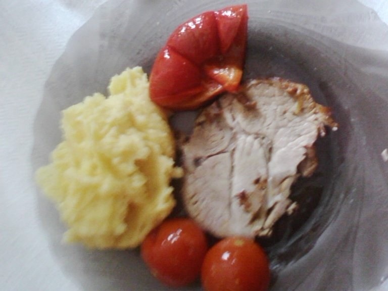 Friptura din ceafa de porc  in vasul roman