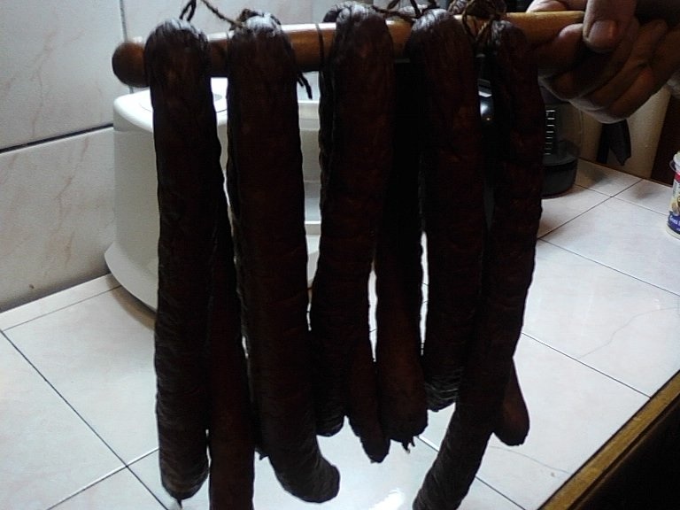 Carnati afumati de casa