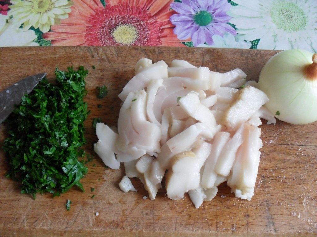 Chisatura sau pasta de slanina, ceapa si patrunjel