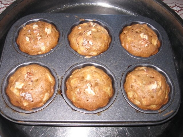 Briose  de post cu fructe si scortisoara