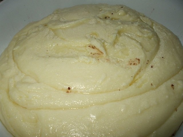 Ciocolata de casa cu nuci si arahide