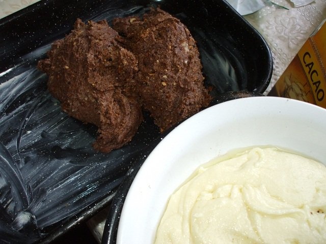 Ciocolata de casa cu nuci si arahide