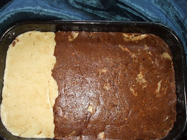 Ciocolata de casa cu nuci si arahide