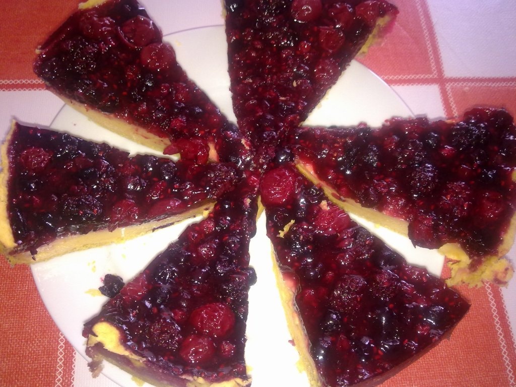 Tarta cu fructe de padure