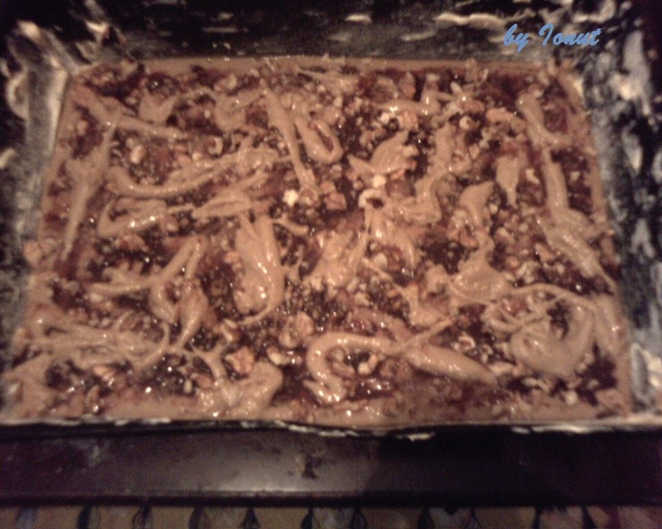 Prajitura economica cu gem si nuci