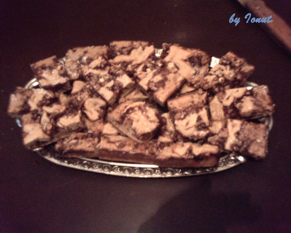 Prajitura economica cu gem si nuci