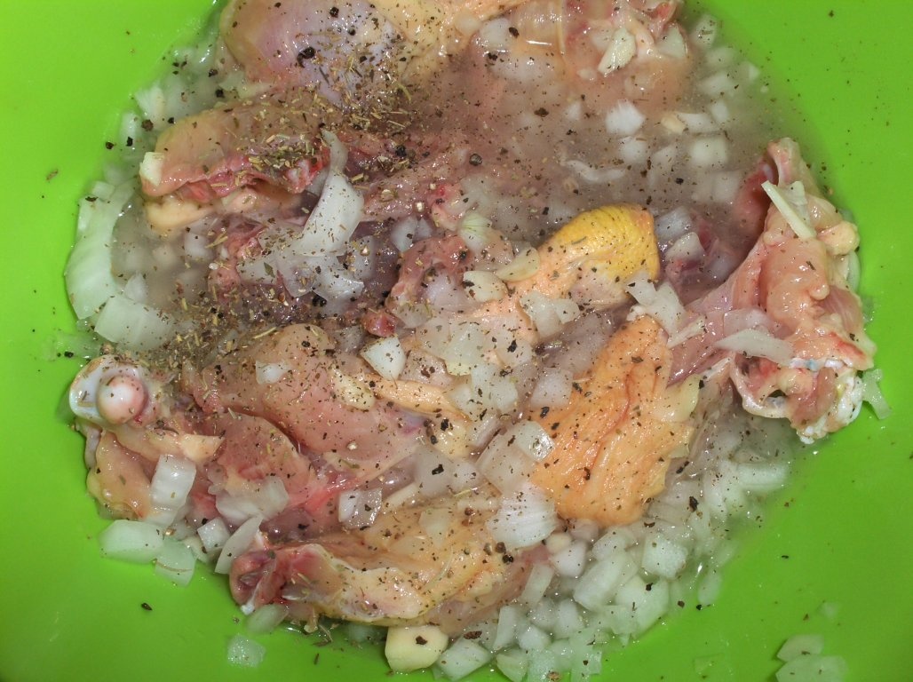 Pui cu spaghete (Frango com Esparguete)