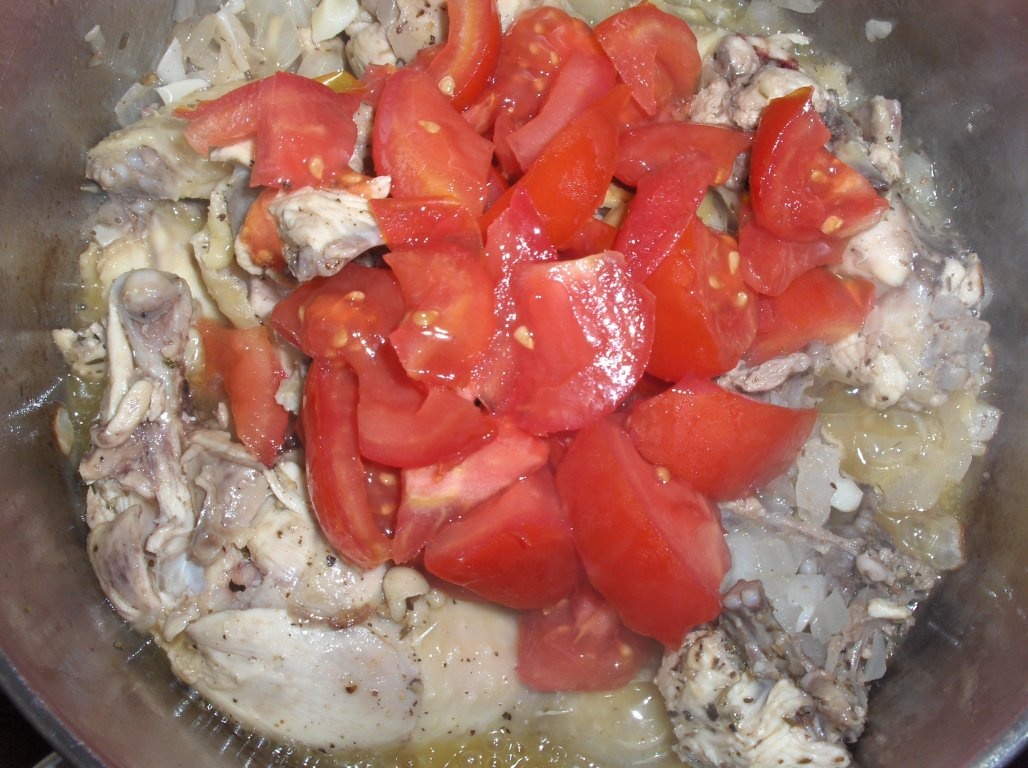 Pui cu spaghete (Frango com Esparguete)