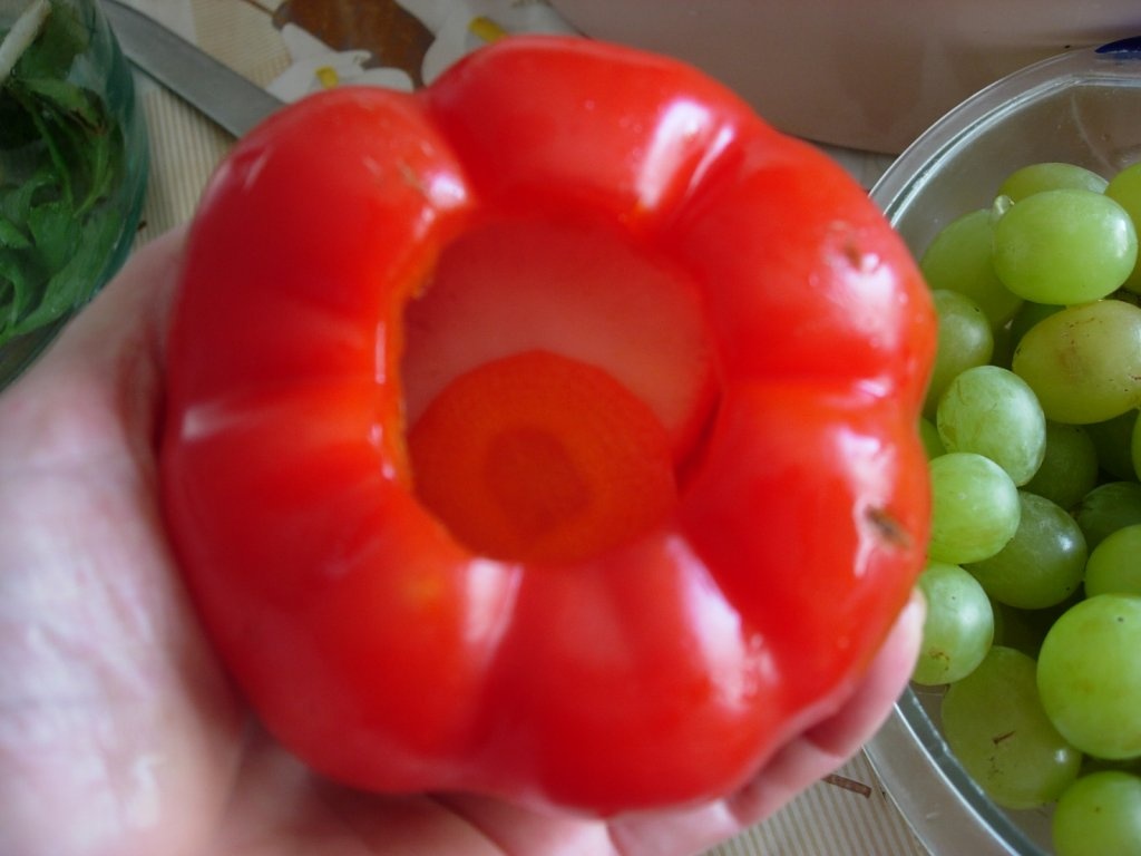 Gogosari marinati umpluti cu struguri