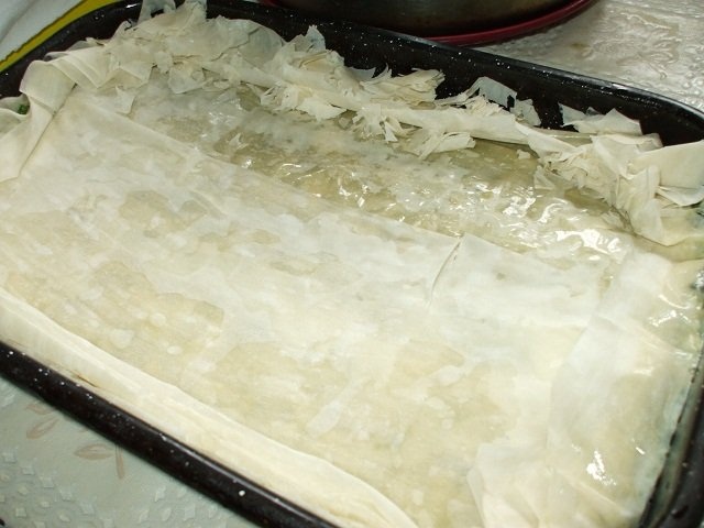Placinta cu spanac si branza – Spanakopita (specific grecesc)