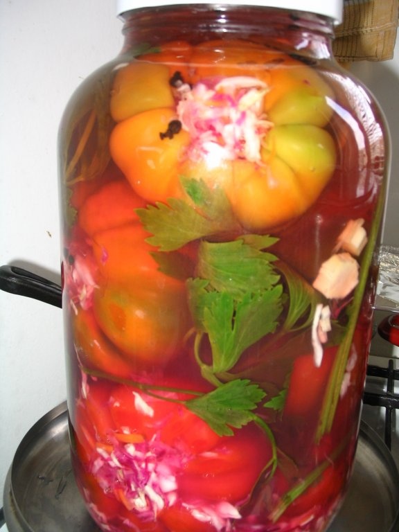 Gogosari umpluti cu varza pentru iarna