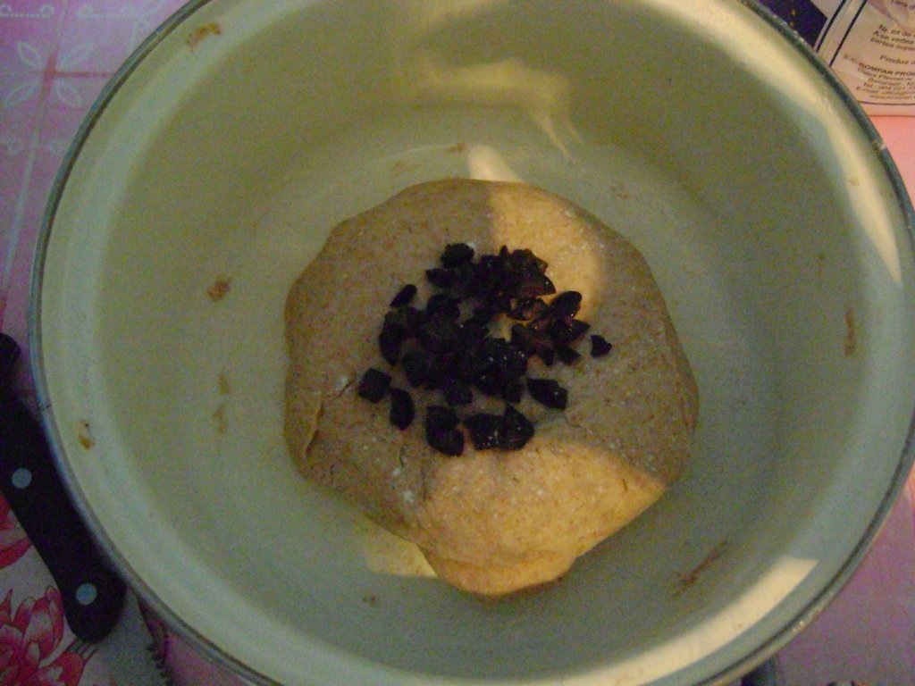 Paine neagra cu masline